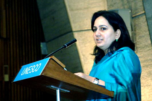 Shalini Joshi accepted the UNESCO King Sejong Literacy Prize on behalf of Khabar Lahariya in 2009