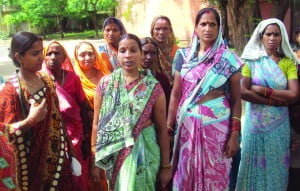 पानी खातिर ड़ी.एम.का दिहिन दरखास