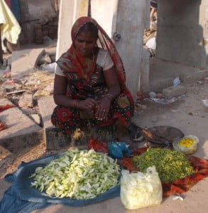 24-10-34 Mahila mudda agast ka fool