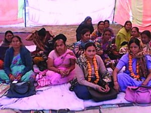 अधीक्षक के खिलाफ ए.एन.एम. करत धरना
