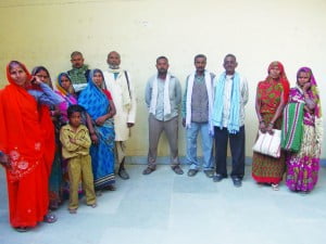तहसील मा ठाड मजदूर