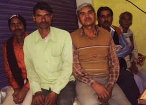 मुआवजा के करत मांग