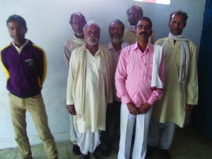 बबेरू तहसील मा आये किसान